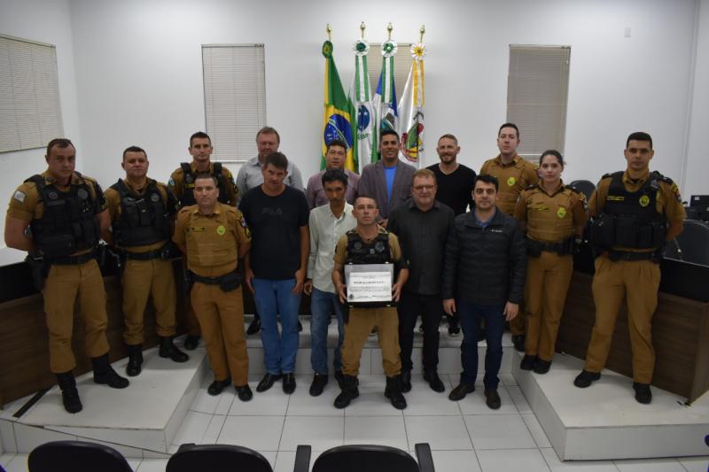 SOLDADO DA POLÍCIA MILITAR É HOMENAGEADO EM SESSÃO ESPECIAL